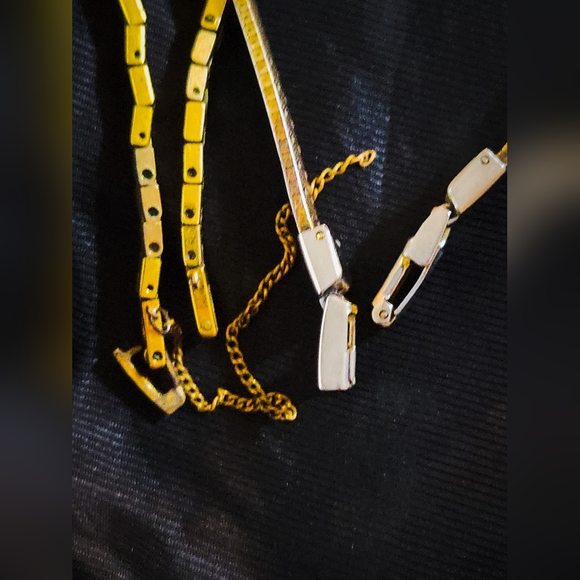 LOT OF 2 - Vintage Seiko Quartz Women's watches - Needs batteries - Picture 11 of 12